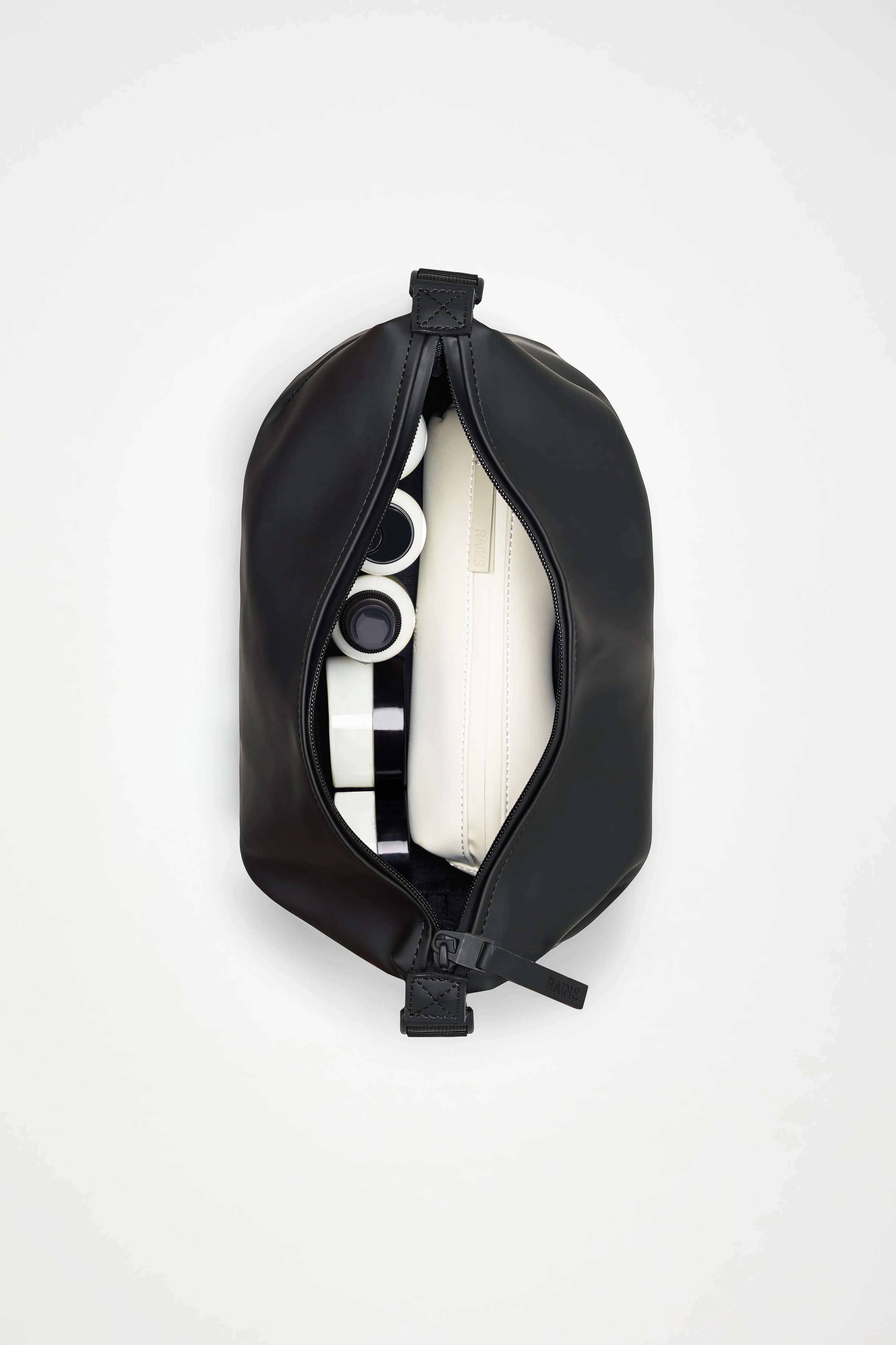 Hilo Wash Bag - Image 23